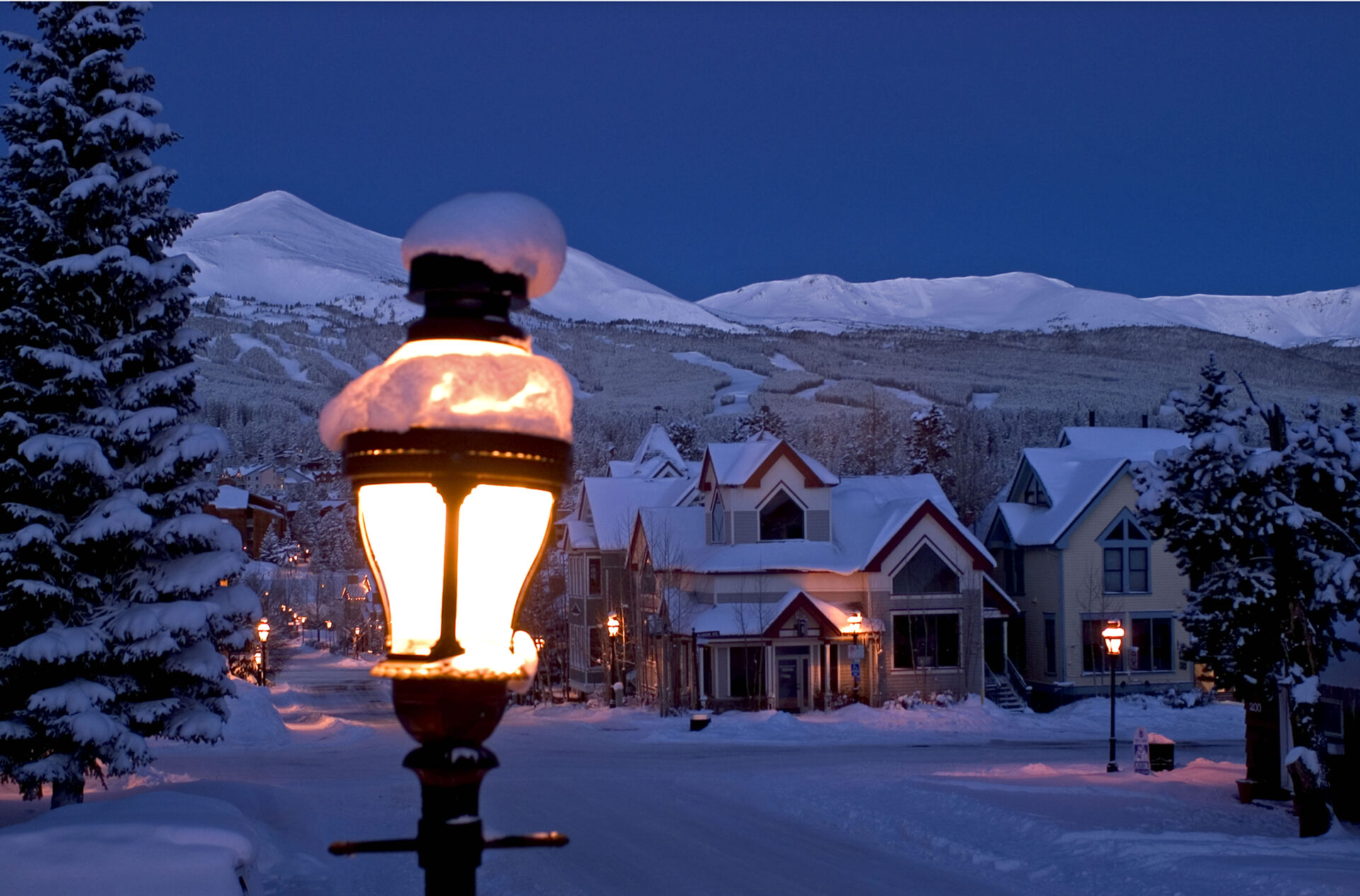 Breckenridge lamp at night in winter