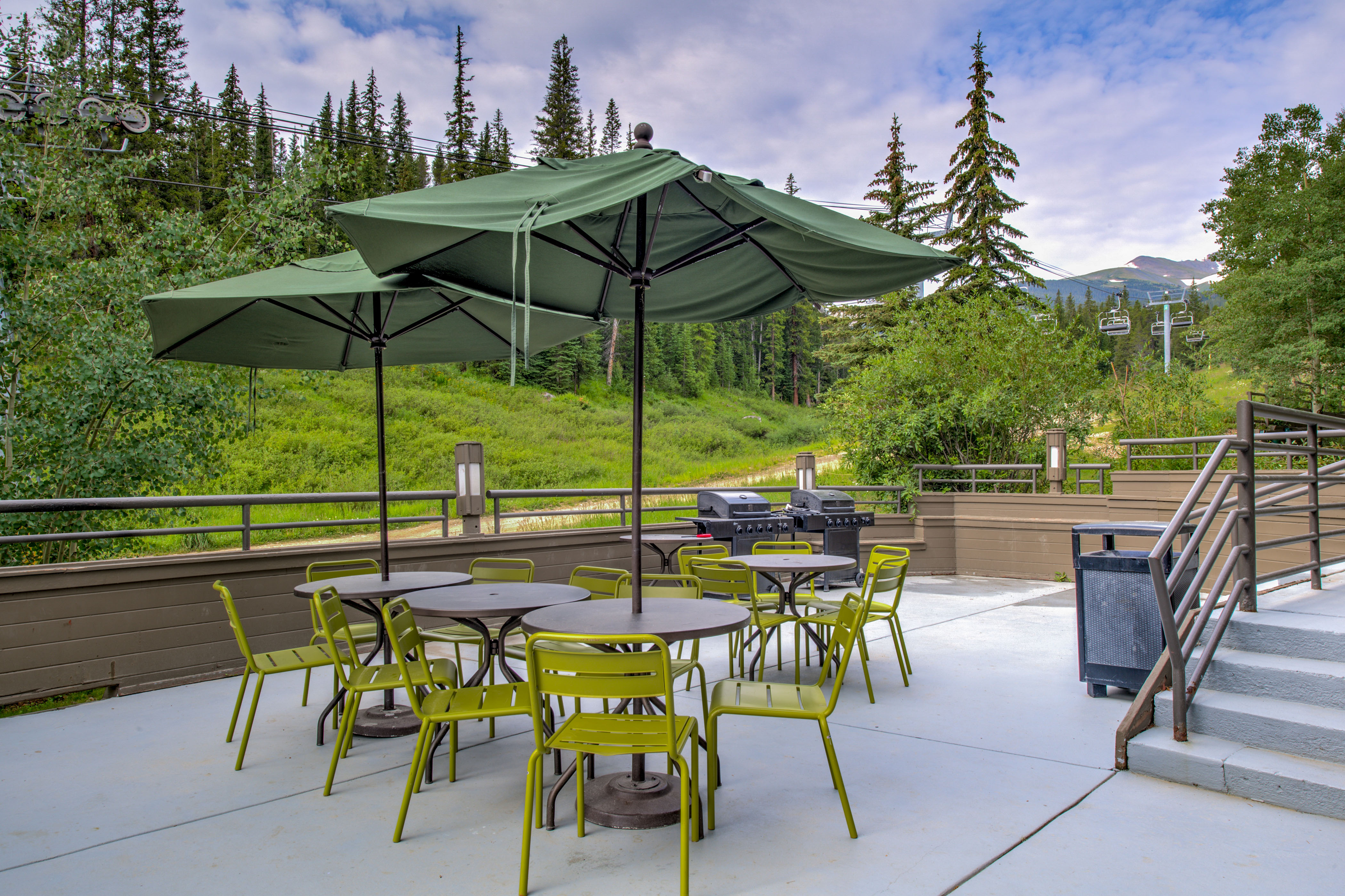 building 4 outdoor grill area