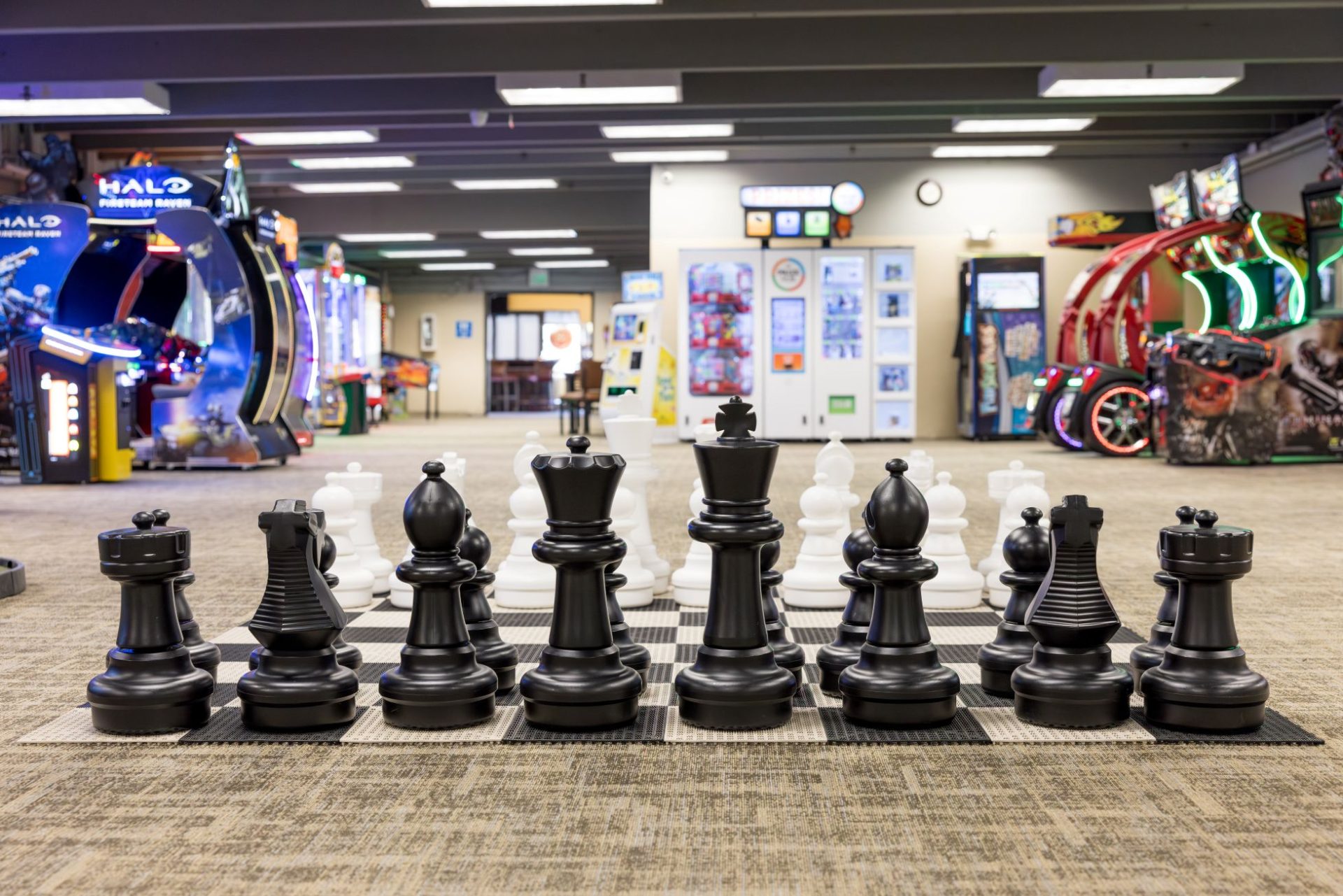beaver run arcade large scale chess
