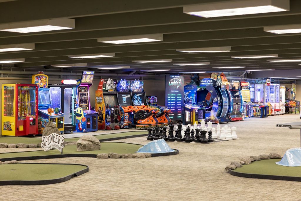 beaver run arcade with mini golf and games