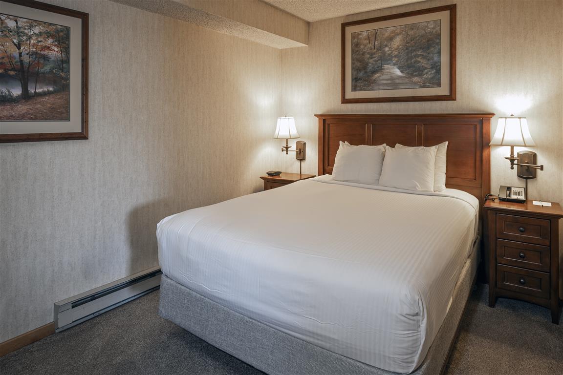 Colorado Suite bed