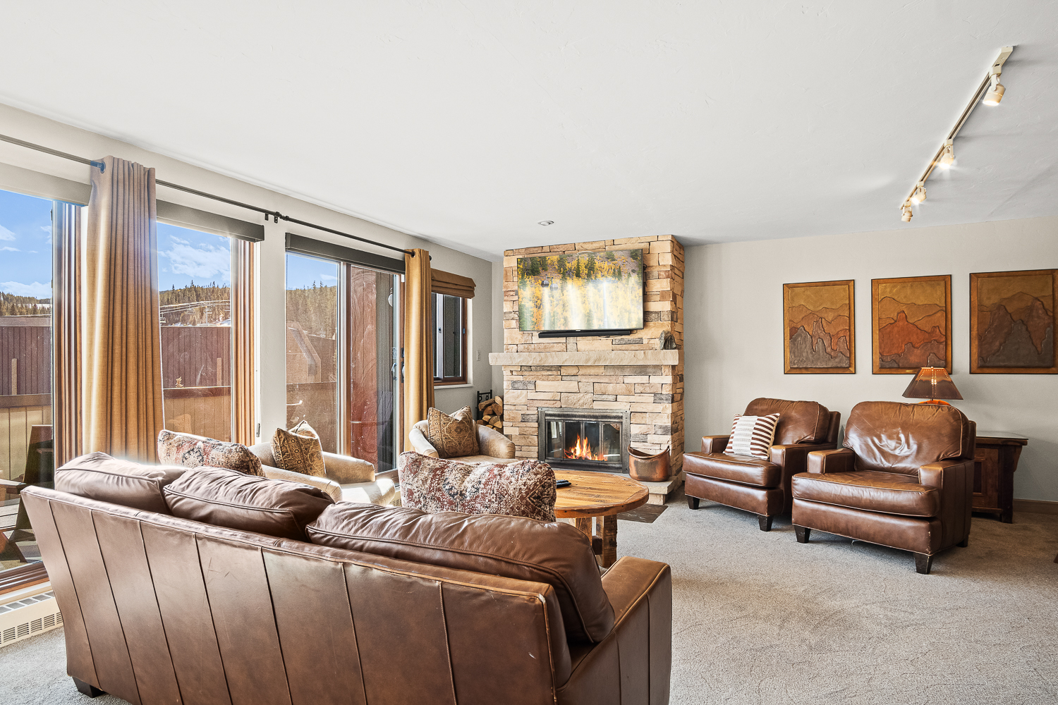 Alpenglow Suite living room
