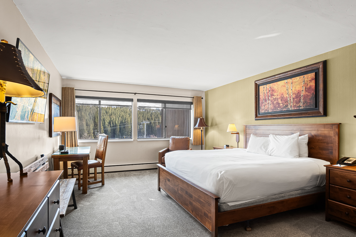 Alpenglow Suite bedroom