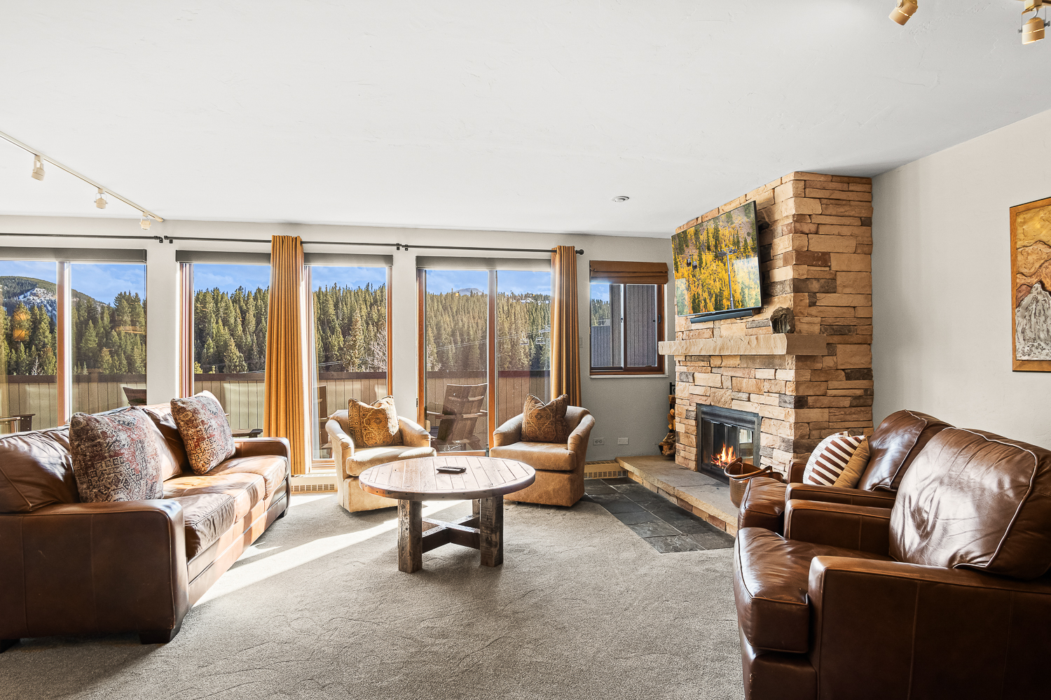 Alpenglow Suite living room