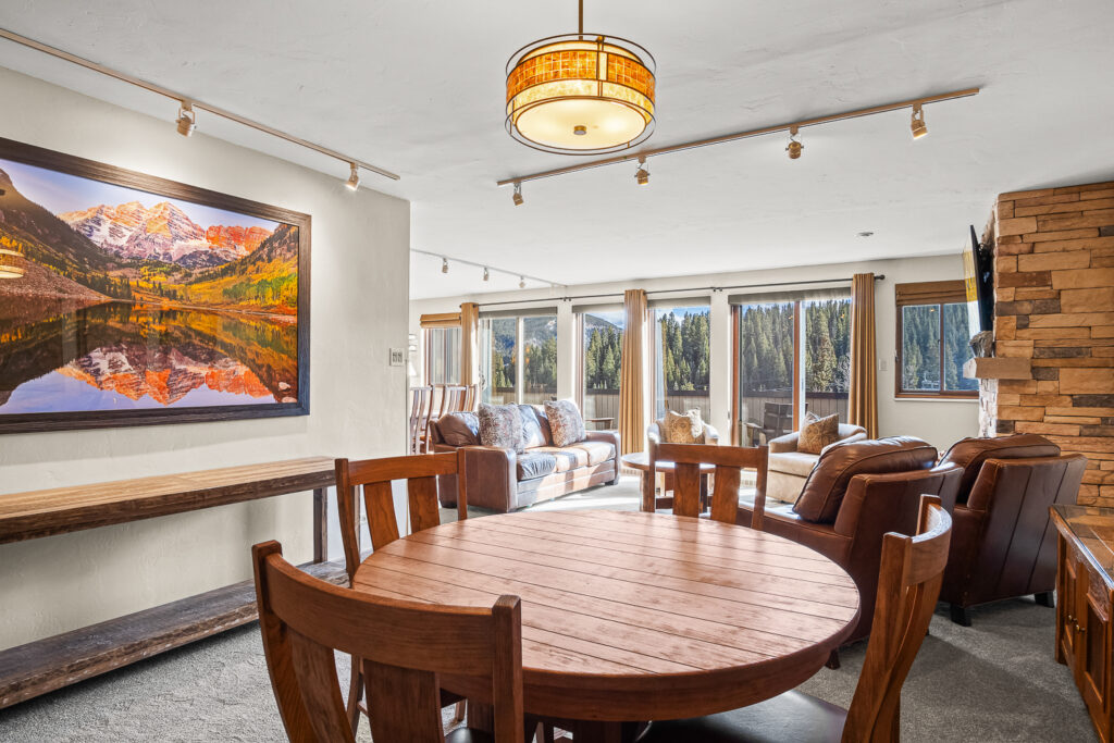 Alpenglow Suite dining area