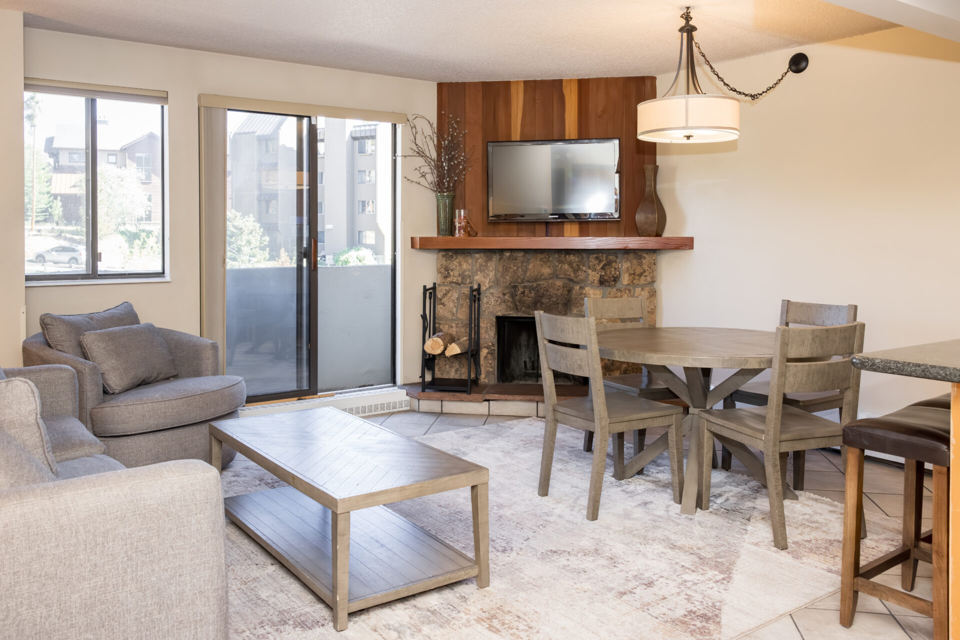 one bedroom suite living room