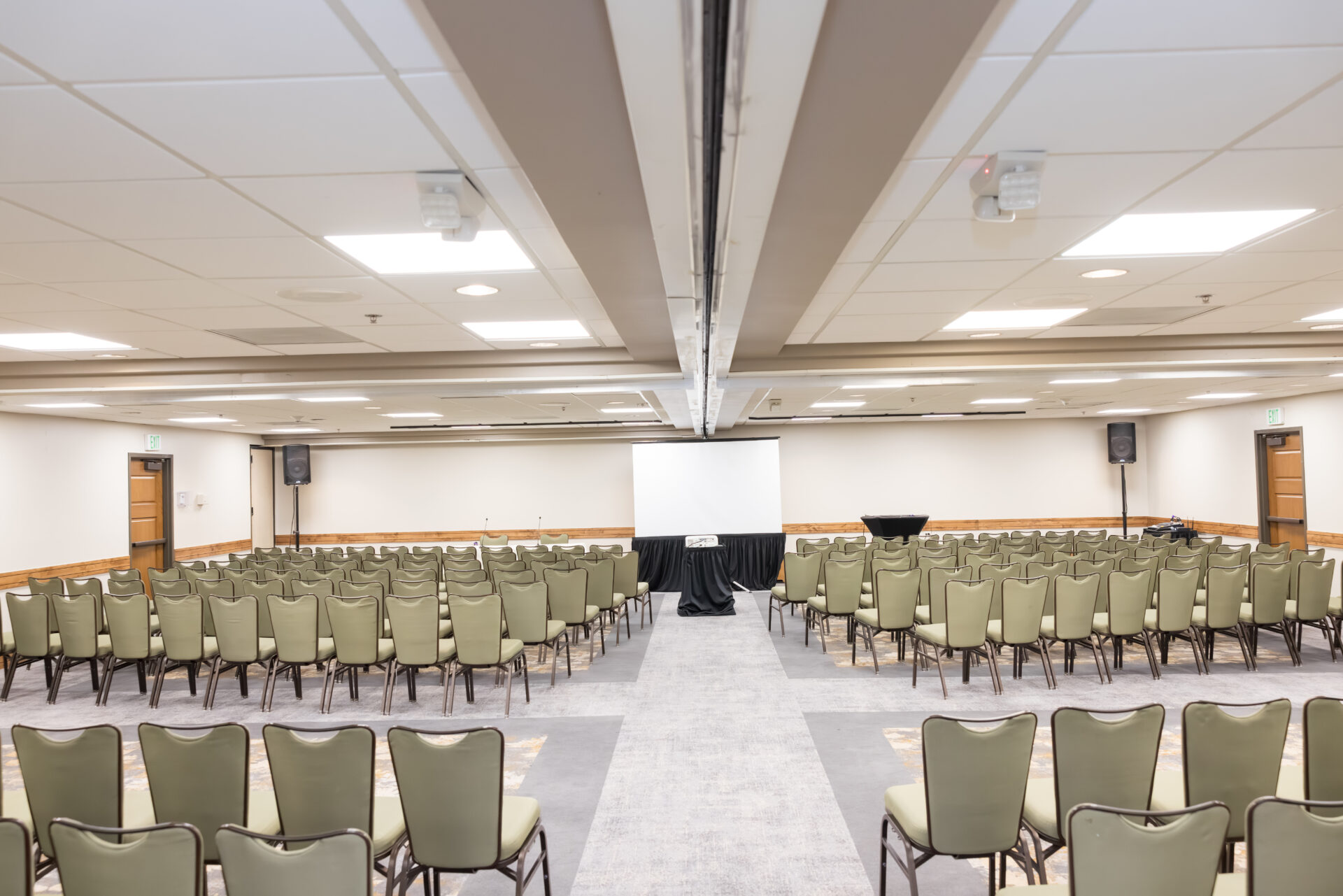 summit gallery with theatre setup